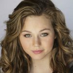 Stargirl : Brec Bassinger est Stargirl !