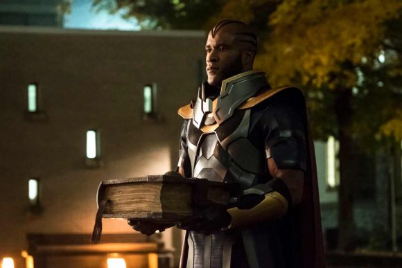 The Flash Arrow Supergirl Toutes les images du crossover Elseworlds Les Toiles Heroiques