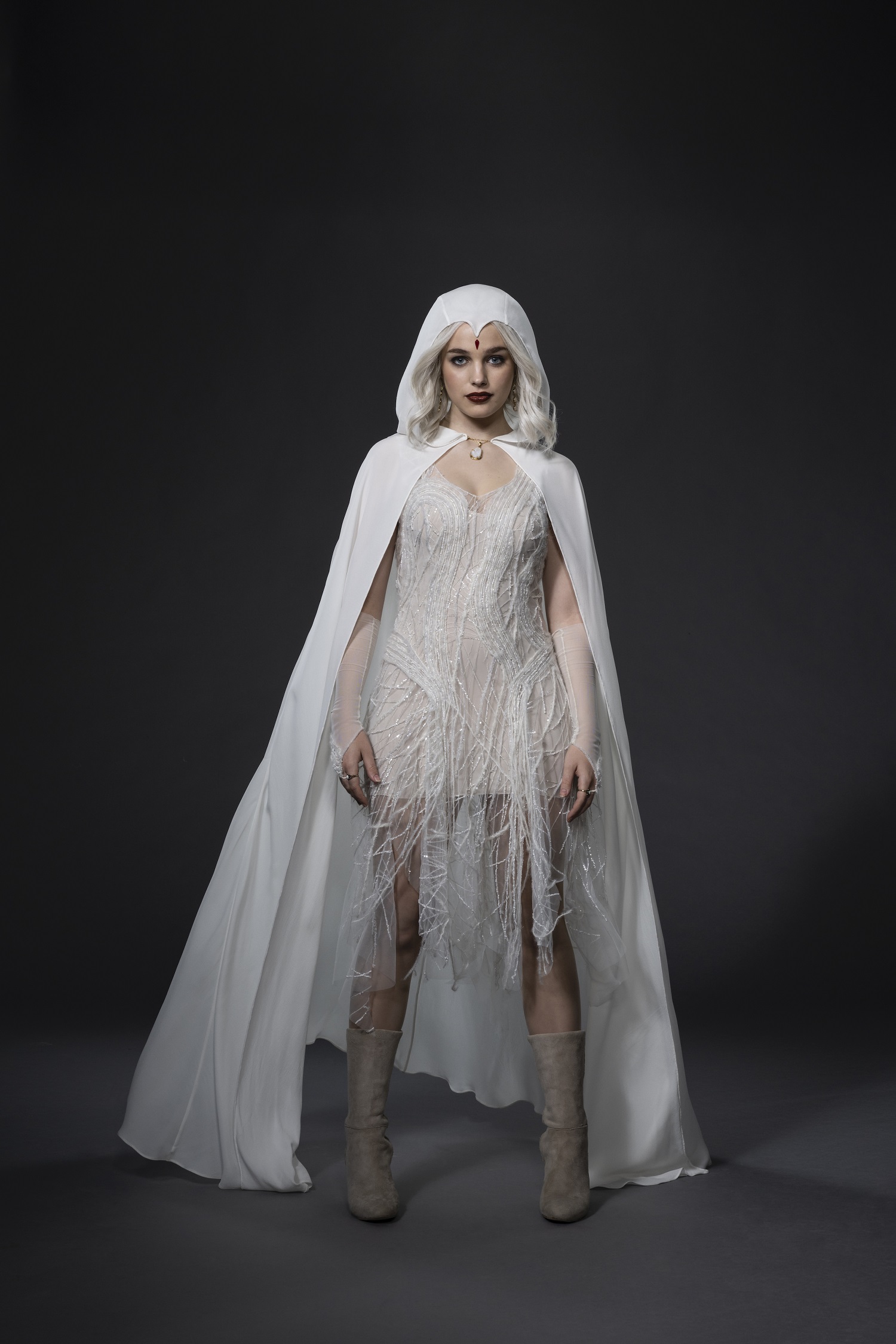 Titans : Deux nouvelles images promotionnelles pour… White Raven